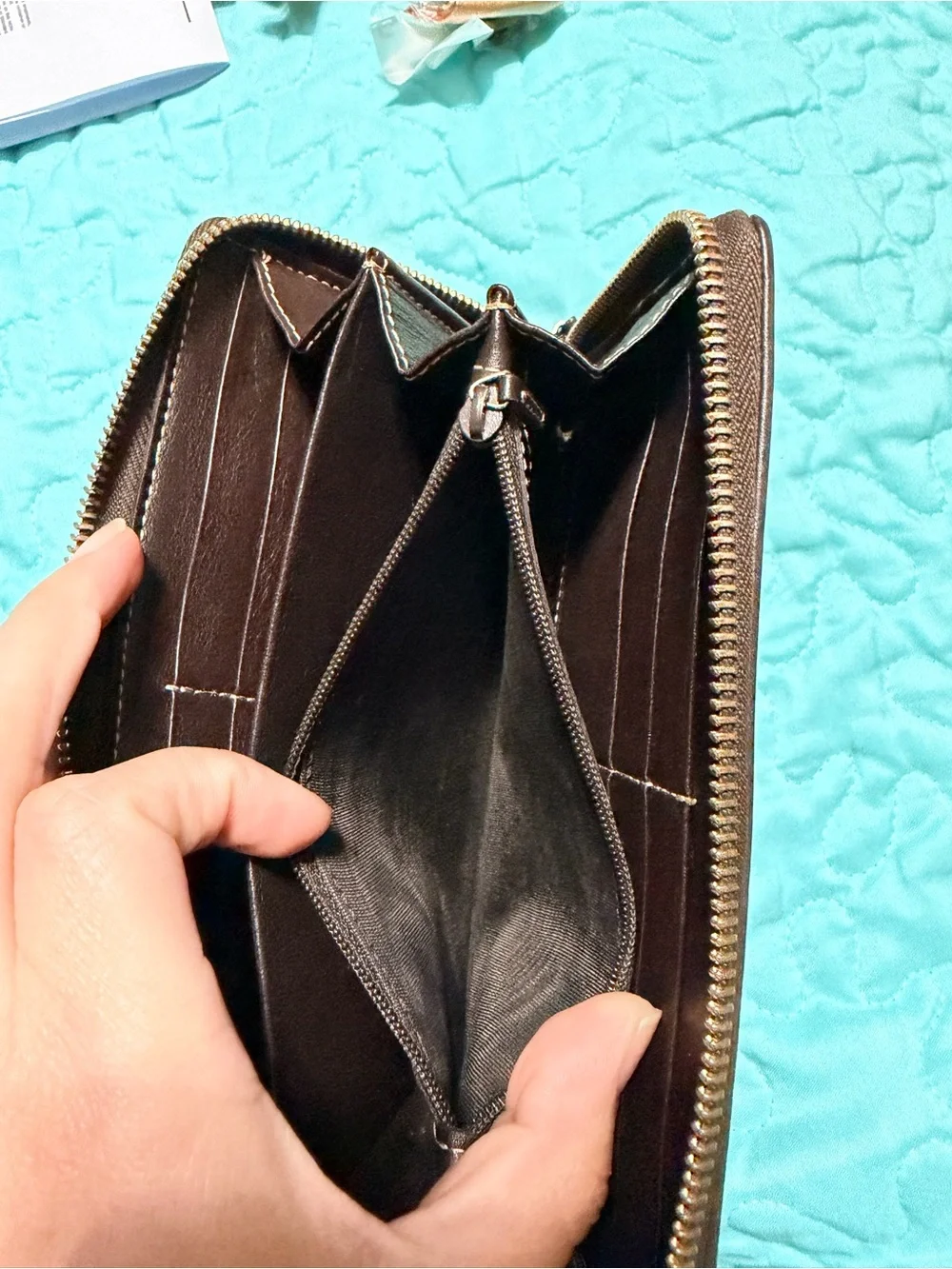 Gucci Brown GG Supreme Zip-Around Wallet with Green-Red Web and Bow - Picture 5 of 7